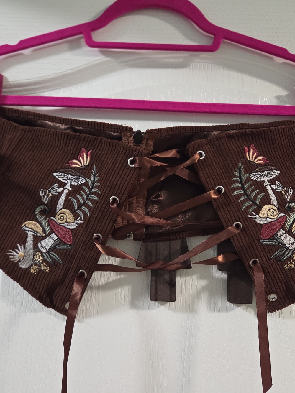 NWT Hot Topic Brown Embroidered Snail Corset Belt- Size 2x/3x- READ DESCRIPTION - Picture 2 of 5
